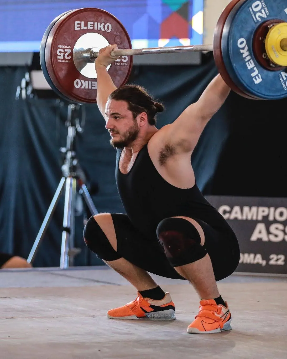 Yhairo Costa in gara di sollevamento pesi ai Campionati Italiani Assoluti
